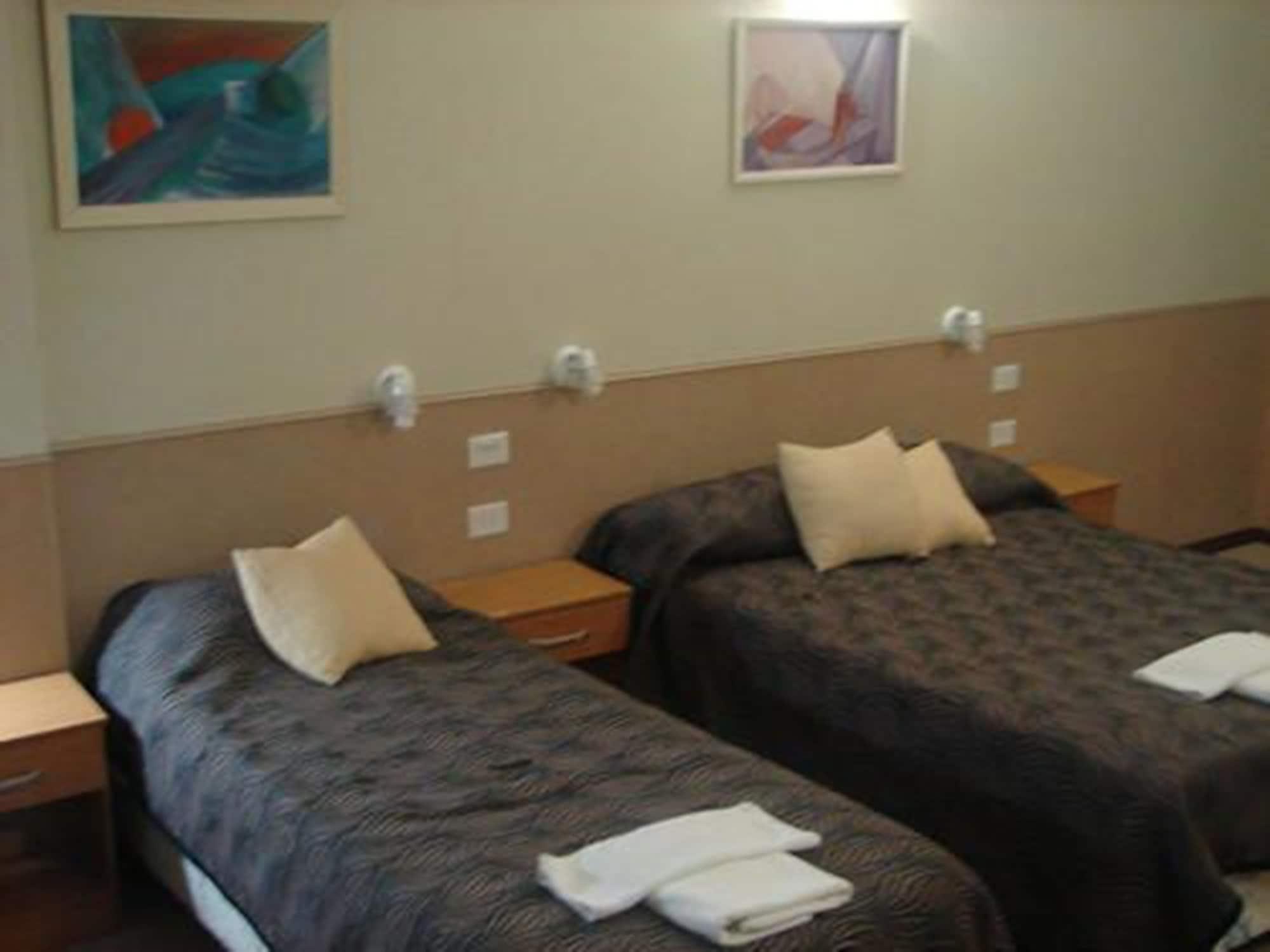 Cheltum Hotel Trelew Exterior foto